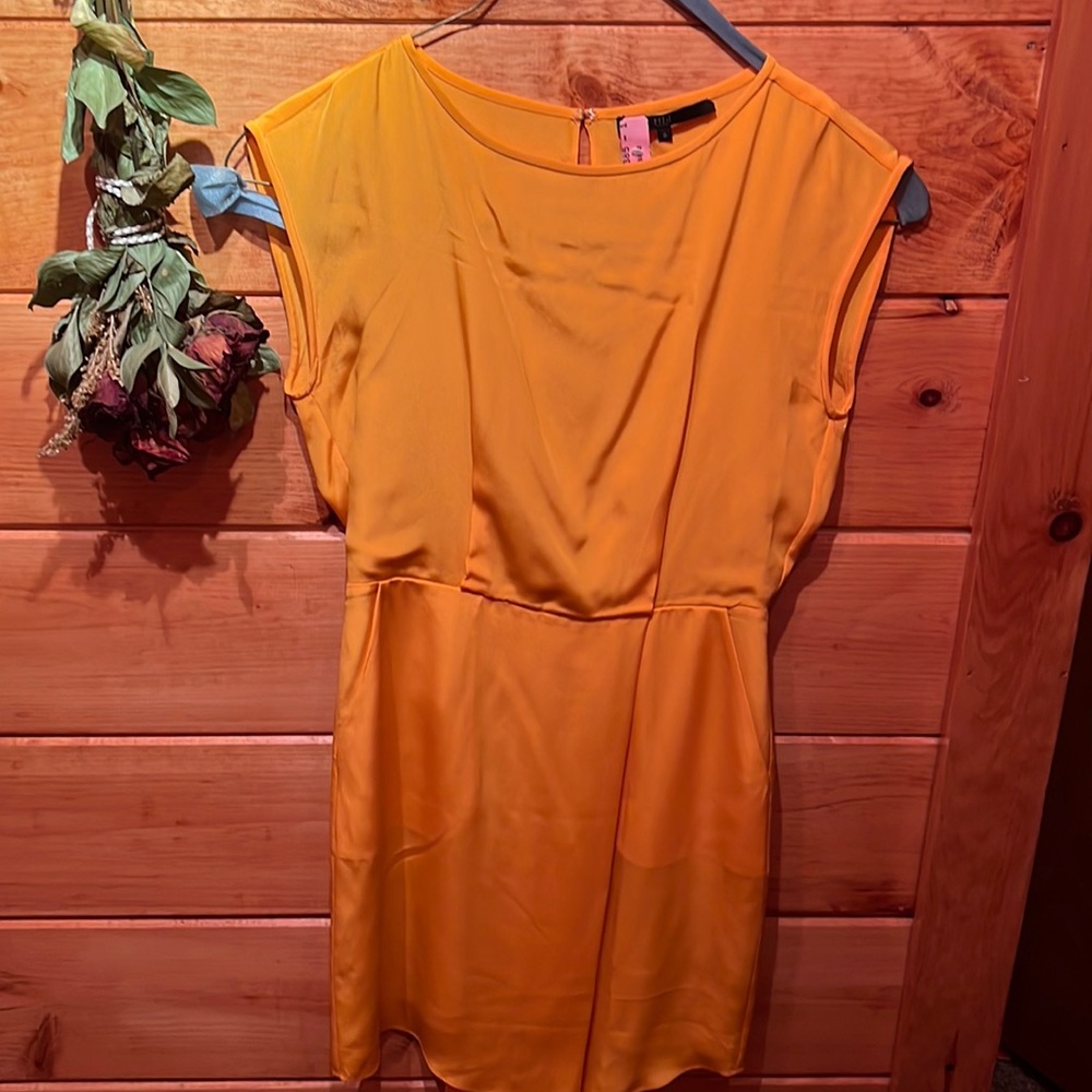 Beautiful and completely complimenting- Purchased on Saint Simons Island GA.